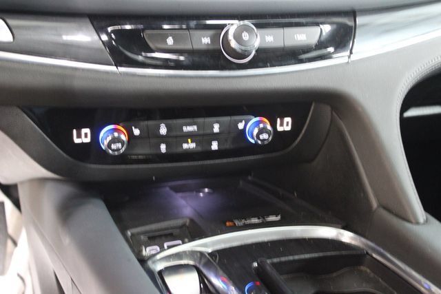 Used 2023 Buick Enclave Essence AWD/4WD image 19