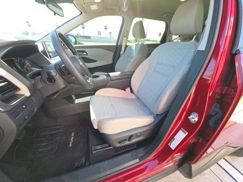Used 2023 Nissan Rogue SV FWD image 13