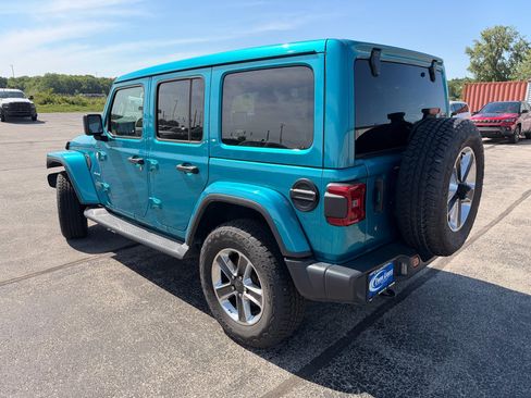 Used 2020 Jeep Wrangler Unlimited Sahara w/ LED Lighting Group AWD/4WD image 4
