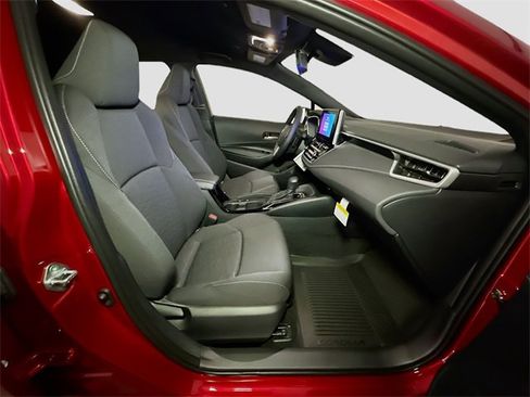 New 2025 Toyota Corolla SE image 31