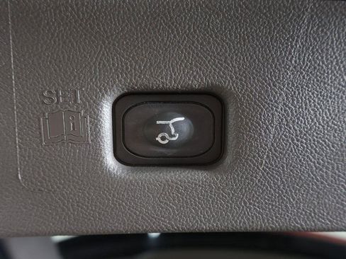 Used 2018 Lincoln MKX Reserve w/ Driver Assistance Package image 20