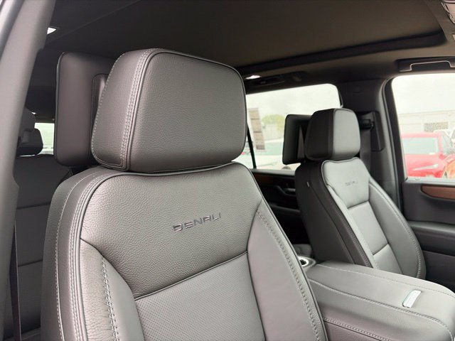 New 2026 GMC Yukon Denali w/ Denali Reserve Package AWD/4WD image 61