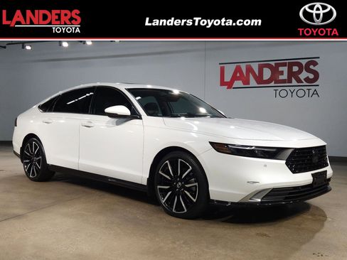 Used 2023 Honda Accord Touring image 1