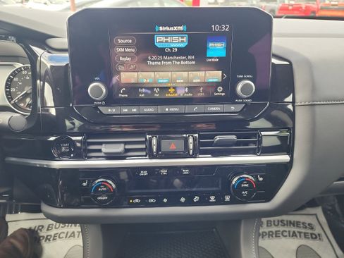 New 2025 Nissan Pathfinder SV w/ Black Appearance Package image 13