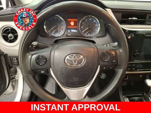 Used 2018 Toyota Corolla LE FWD image 19