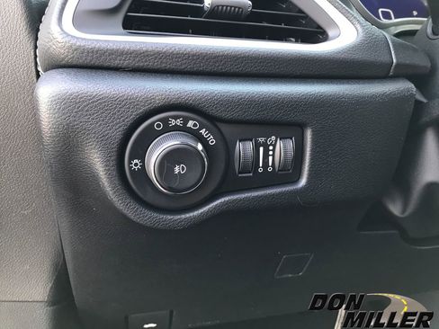 New 2026 Chrysler Pacifica Select image 16