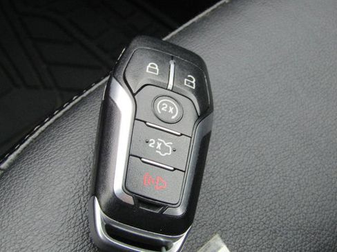 Used 2015 Ford Edge SEL w/ Equipment Group 201A AWD/4WD image 26