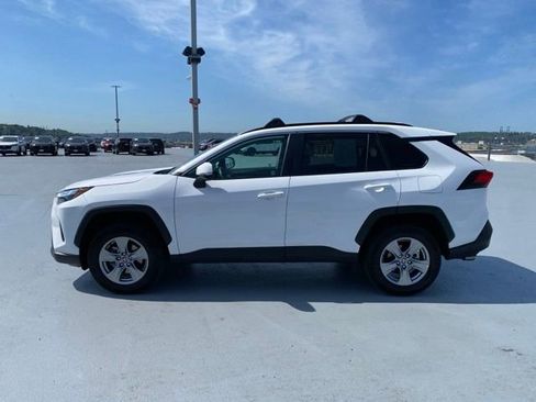 Used 2024 Toyota RAV4 XLE AWD/4WD image 5