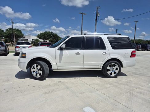 Used 2010 Ford Expedition Limited RWD image 2