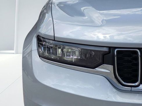 New 2026 Jeep Grand Cherokee L 2WD image 9
