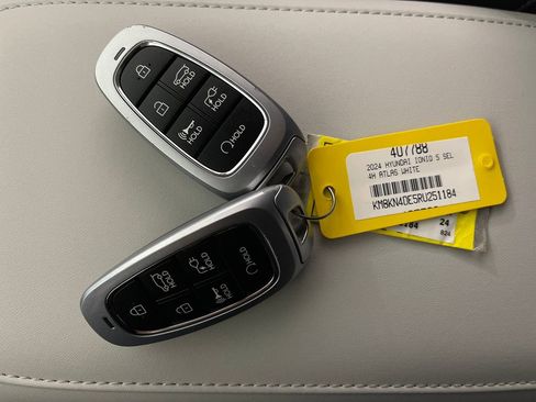 Certified 2024 Hyundai Ioniq 5 SEL RWD image 26
