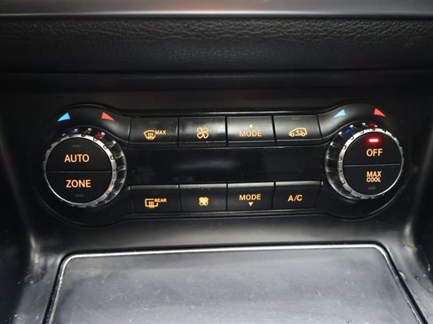 Used 2019 Mercedes-Benz CLA 250 4MATIC image 29