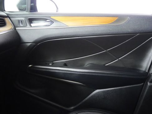 Used 2018 Lincoln MKC Reserve w/ Lincoln MKC Climate Package image 29