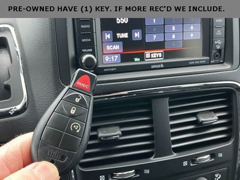 Used 2020 Dodge Grand Caravan SE image 3