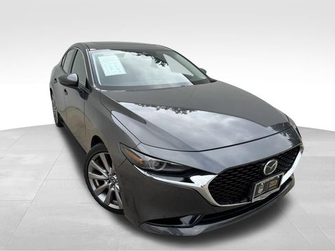 Used 2019 MAZDA MAZDA3 Sedan w/ Premium Package FWD image 2