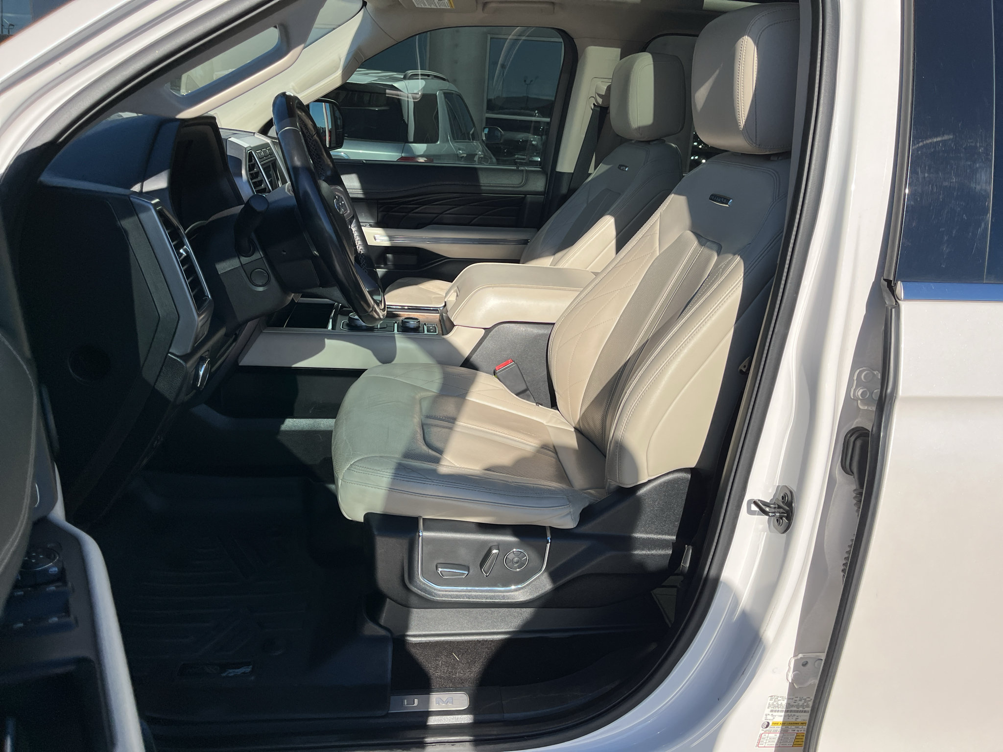 Used 2018 Ford Expedition Max Platinum AWD/4WD image 33