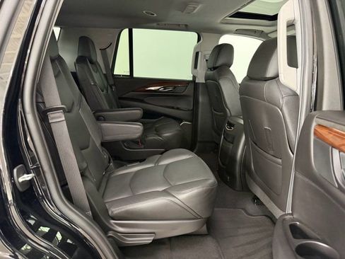 Used 2020 Cadillac Escalade Luxury RWD image 19