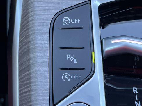 New 2026 BMW 330i Sedan w/ Premium Package image 10