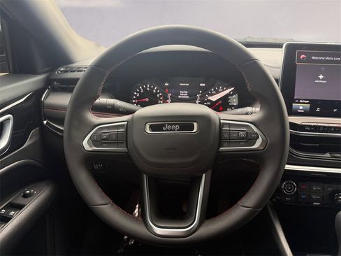 Used 2025 Jeep Compass Trailhawk w/ Trailer Tow Group image 13