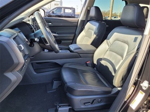 Certified 2024 Nissan Pathfinder SL w/ SL Premium Package image 5