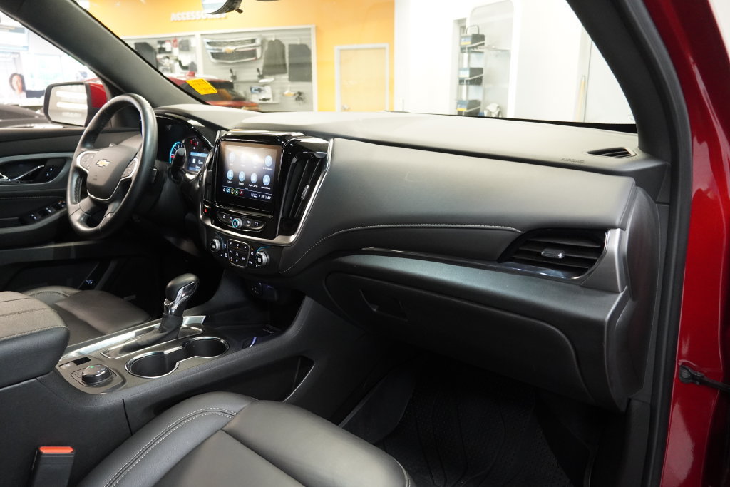 Used 2023 Chevrolet Traverse LT w/ LT Premium Package AWD/4WD image 46