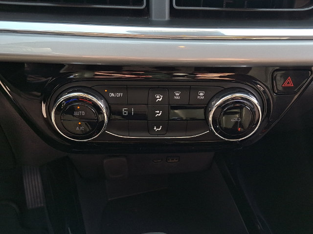 Used 2024 Chevrolet Trax LT FWD image 16