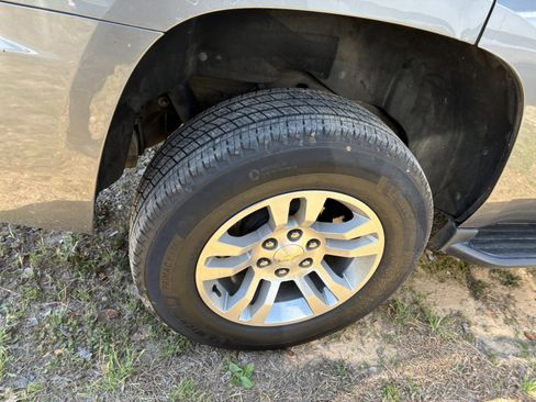 Used 2019 Chevrolet Tahoe LT RWD image 9