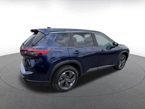 Used 2025 Nissan Rogue SV FWD image 14