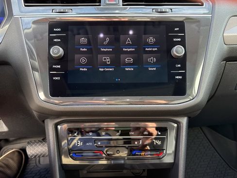 Certified 2023 Volkswagen Tiguan SE w/ Panoramic Sunroof Package image 26