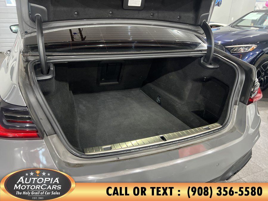 Used 2022 BMW 740i w/ M Sport Package RWD image 23