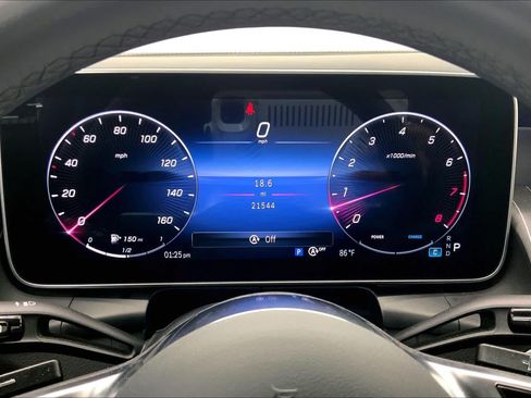 Used 2024 Mercedes-Benz GLC 300 image 22