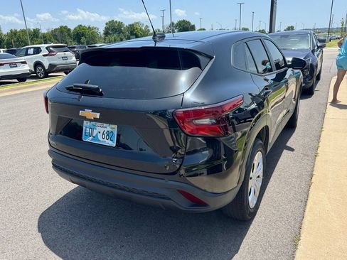 Used 2024 Chevrolet Trax LS FWD image 3