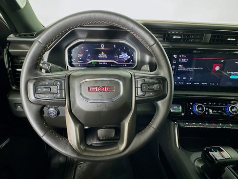 Used 2023 GMC Sierra 1500 AT4 w/ Technology Package AWD/4WD image 11