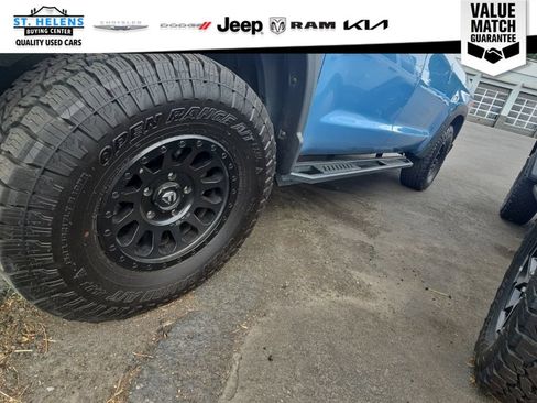 Used 2019 Toyota Tundra SR5 AWD/4WD image 11