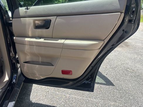 Used 2006 Ford Taurus SE FWD image 20