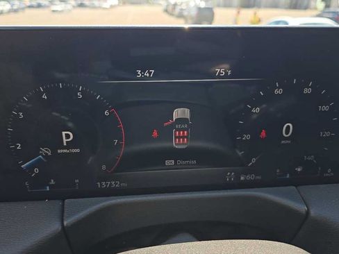 Used 2025 Nissan Armada SV AWD/4WD image 13