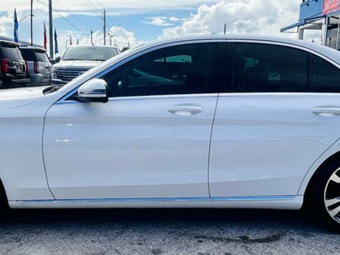 Used 2019 Mercedes-Benz C 300 Sedan image 2