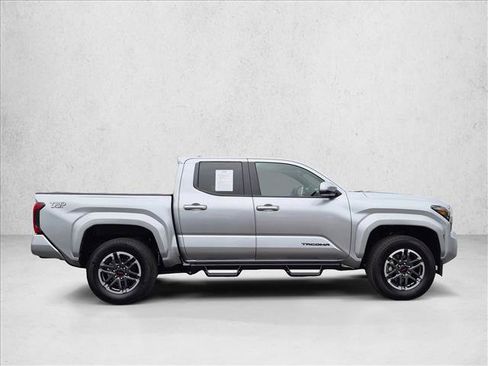 Used 2024 Toyota Tacoma TRD Sport w/ TRD Sport Upgrade Package AWD/4WD image 4