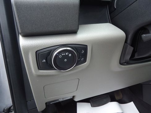 Used 2020 Ford F250 XL w/ Power Equipment Group image 16