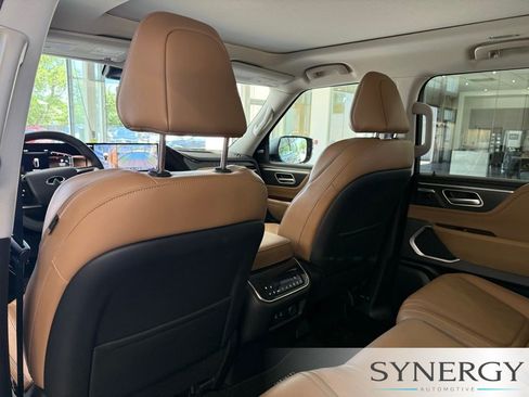 Certified 2026 INFINITI QX80 Luxe w/ Cargo Package AWD/4WD image 29