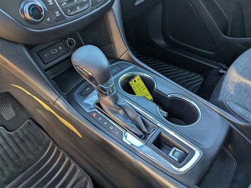 Used 2022 Chevrolet Equinox LT image 25