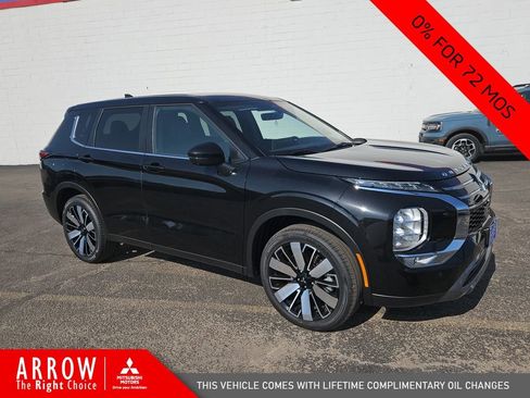 New 2025 Mitsubishi Outlander SE image 1