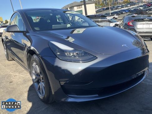 Used 2023 Tesla Model 3 Standard Range image 73