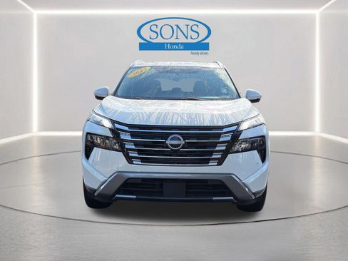 Used 2024 Nissan Rogue SL w/ SL Premium Package FWD image 30
