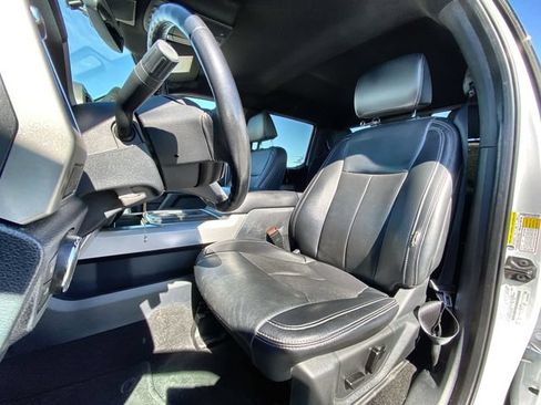 Used 2022 Ford F250 Lariat w/ Lariat Value Package AWD/4WD image 18