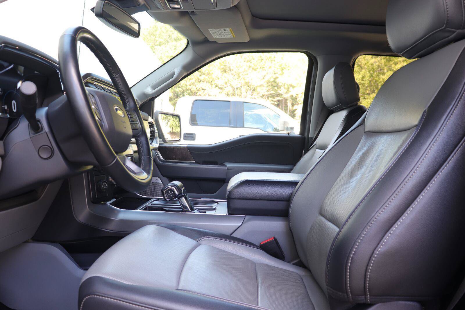 Used 2022 Ford F150 Lariat w/ Equipment Group 502A High RWD image 10