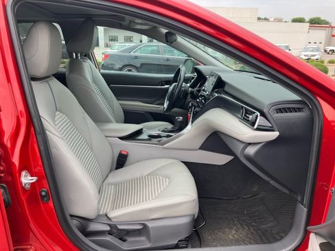 Used 2021 Toyota Camry SE FWD image 29