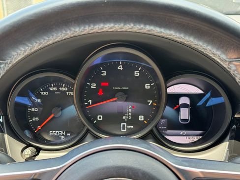 Used 2018 Porsche Macan Sport Edition AWD/4WD image 28