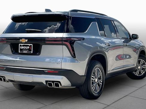 Used 2024 Chevrolet Traverse LT FWD image 13