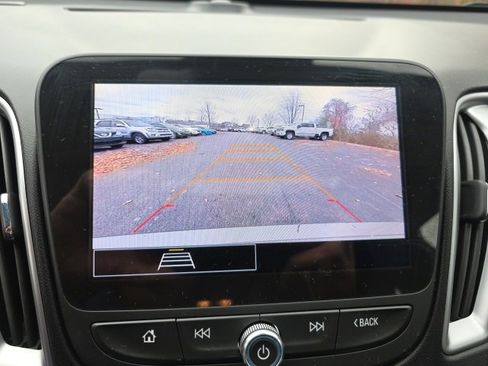 Used 2024 Chevrolet Malibu LT image 32